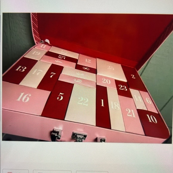 Live Show Listing 2025 Revolve adventure calendar Mystery grab.:))Live Show Only - Picture 5 of 6